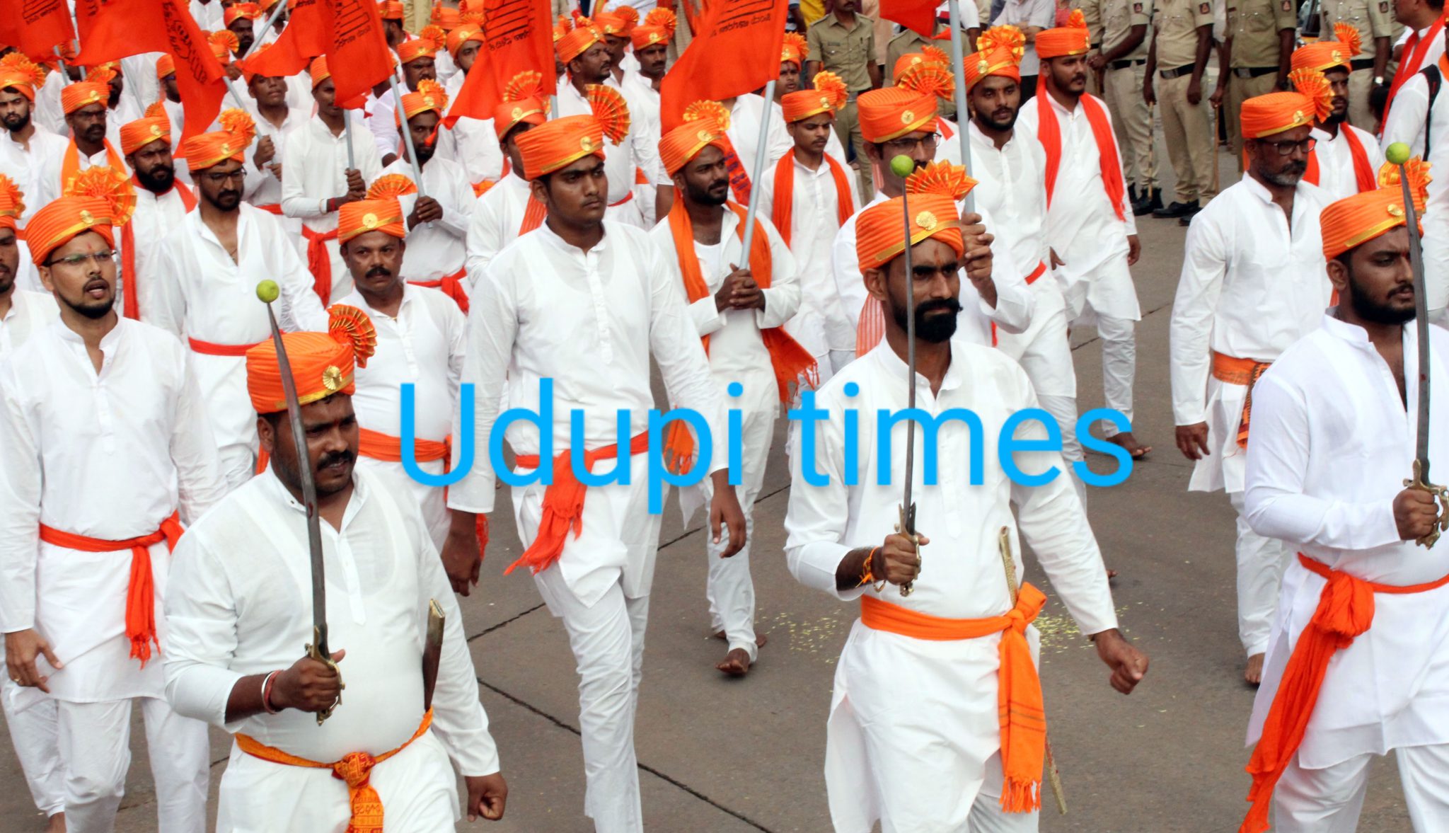 ದುರ್ಗಾ ದೌಡ್’ನಲ್ಲಿ ತಲವಾರು ಪ್ರದರ್ಶನ- ಕಿಡಿಗೇಡಿಗಳನ್ನು ಕೂಡಲೇ ಬಂಧಿಸಿ ...